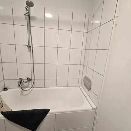 Grosse Moderne Ferienwohnung, Zentrale Ruhige Lage Daire