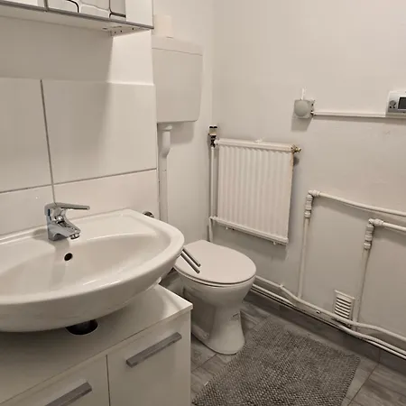 Apartment Große Moderne Ferienwohnung, Zentrale Ruhige Lage