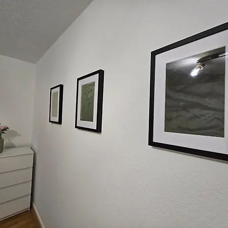 Grosse Moderne Ferienwohnung, Zentrale Ruhige Lage *