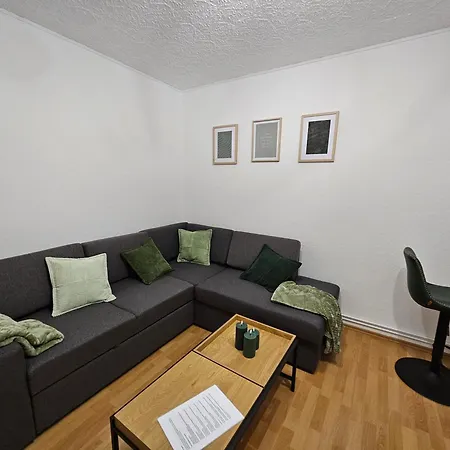 Grosse Moderne Ferienwohnung, Zentrale Ruhige Lage Lejlighed *