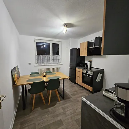 Große Moderne Ferienwohnung, Zentrale Ruhige Lage