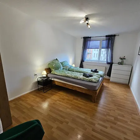 Grosse Moderne Ferienwohnung, Zentrale Ruhige Lage *