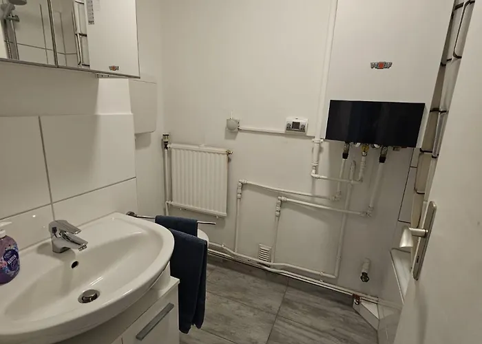 Große Moderne Ferienwohnung, Zentrale Ruhige Lage