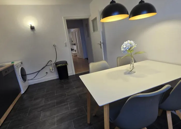 Grosse Moderne Ferienwohnung, Zentrale Ruhige Lage Apartman Kassel