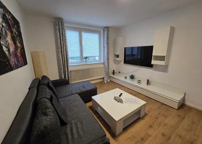 Große Moderne Ferienwohnung, Zentrale Ruhige Lage *