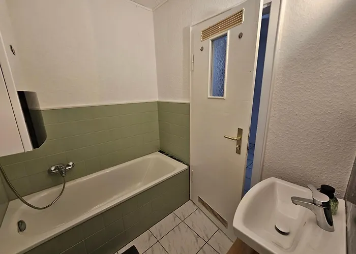 Große Moderne Ferienwohnung, Zentrale Ruhige Lage Apartment Kassel