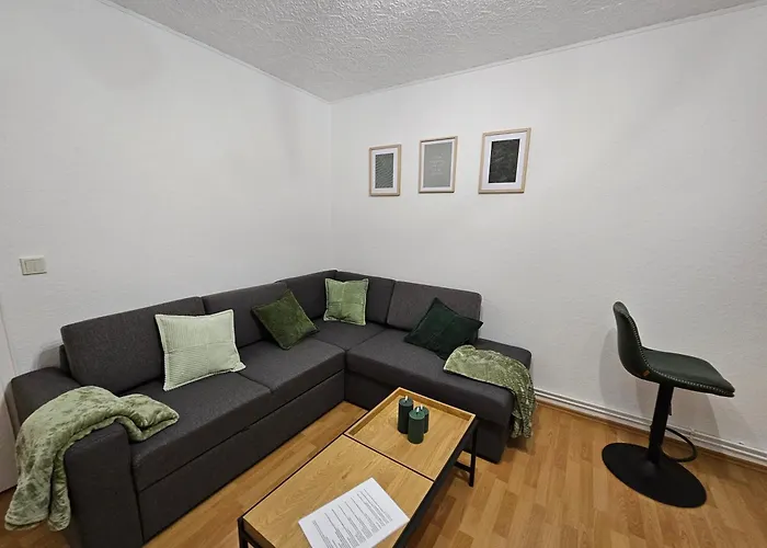 Grosse Moderne Ferienwohnung, Zentrale Ruhige Lage Apartman *