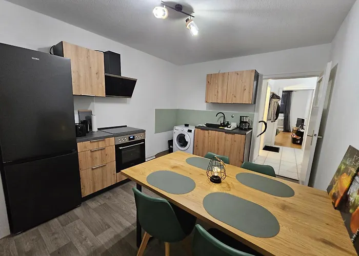 Apartment Große Moderne Ferienwohnung, Zentrale Ruhige Lage *