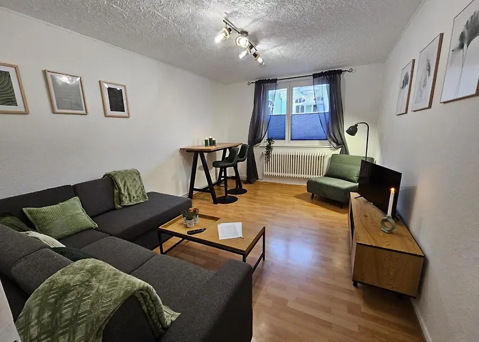 Grosse Moderne Ferienwohnung, Zentrale Ruhige Lage Apartman *