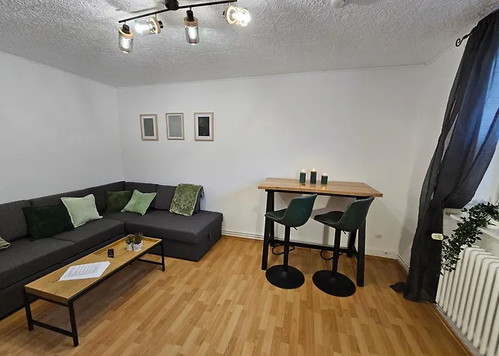 Apartment Große Moderne Ferienwohnung, Zentrale Ruhige Lage